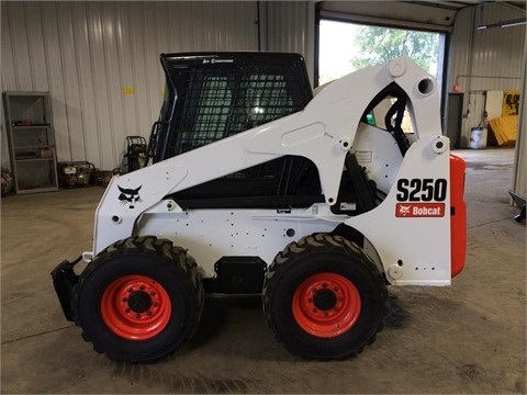 Minicargadores Bobcat S250