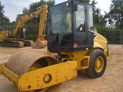 Compactadora Vibratoria Caterpillar CS-423E