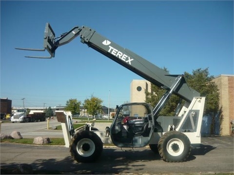 Montacargas Terex TH1056C