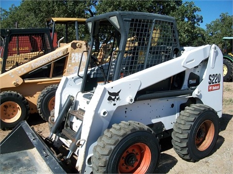 Minicargadores Bobcat S220