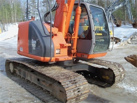 Excavadoras Hidraulicas Hitachi ZX135