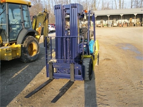 Montacargas Komatsu FG30HT seminueva en perfecto estado Ref.: 1415725712100948 No. 3