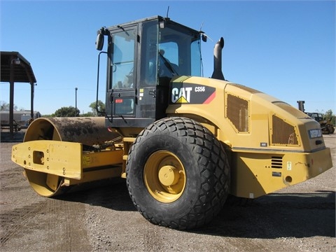 Compactadora Vibratoria Caterpillar CS56