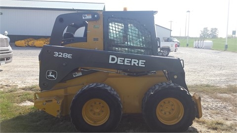 Minicargadores Deere 328E de segunda mano en venta Ref.: 1415828142509187 No. 3