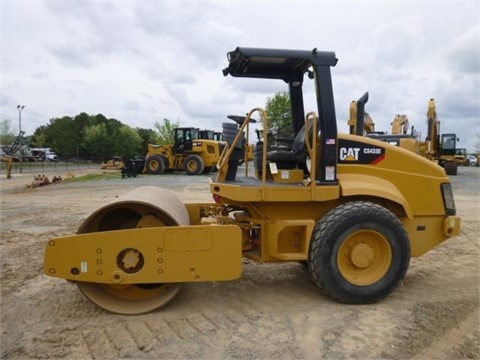 Compactadora Vibratoria Caterpillar CS-433E