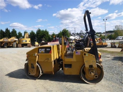 Compactadora Vibratoria Caterpillar CB34