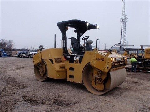 Compactadora De Doble Rodillo Caterpillar CB-534D