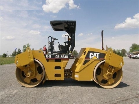 Compactadora De Doble Rodillo Caterpillar CB-564D