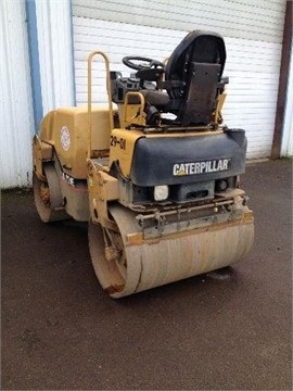 Compactadora Vibratoria Caterpillar CB-224E