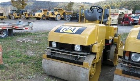 Compactadora Vibratoria Caterpillar CB-224E