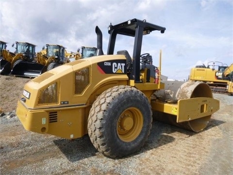 Compactadora Vibratoria Caterpillar CS56 de segunda mano en venta Ref.: 1417806201410932 No. 4