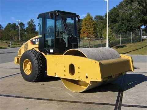 Compactadora Vibratoria Caterpillar CS64