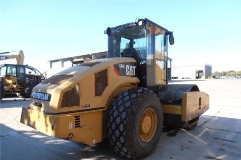 Compactadora Vibratoria Caterpillar CS76 en venta Ref.: 1417824698674363 No. 3