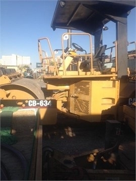 Compactadora Vibratoria Caterpillar CB-634