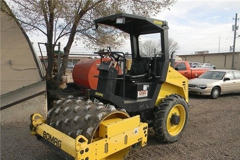 Compactadora Vibratoria Bomag BW124