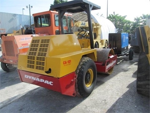 Compactadora Vibratoria Dynapac CA121D