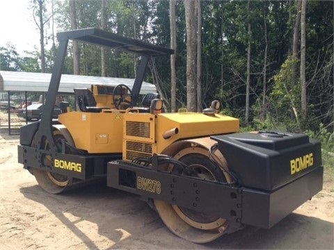 Compactadora Vibratoria Bomag BW278