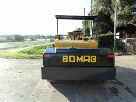 Compactadora Vibratoria Bomag BW278