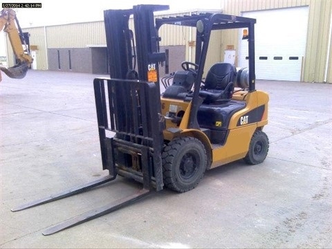 Montacargas Caterpillar P5000