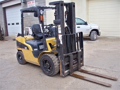 Montacargas Caterpillar P6000