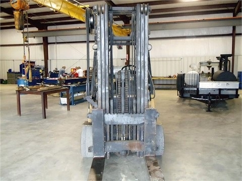 Freightelevator Caterpillar GC55