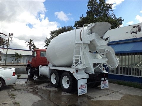 Mezcladoras De Concreto Mack DM690S