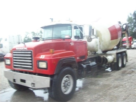 Mixers Concrete Mack RD690S
