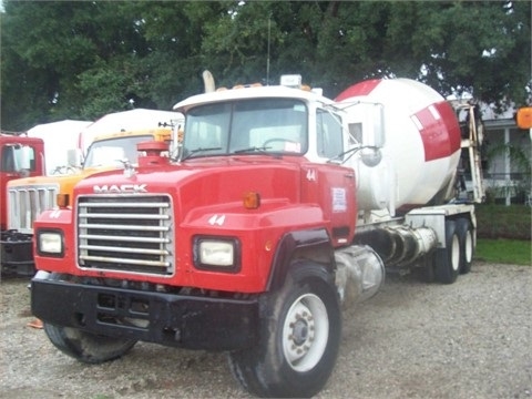 Mezcladoras De Concreto Mack RD690S