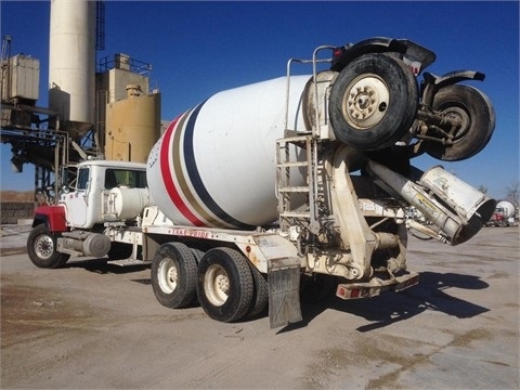 Mezcladoras De Concreto Mack RD688S