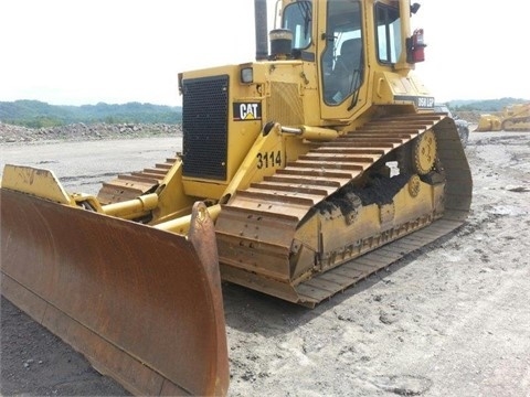 Tractores Sobre Orugas Caterpillar D5H de importacion a la venta Ref.: 1422655393143099 No. 2