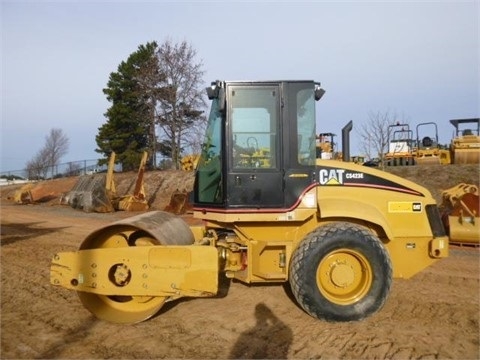 Compactadora Vibratoria Caterpillar CS-423E