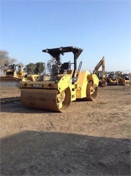 Compactadora Vibratoria Caterpillar CB64 de medio uso en venta Ref.: 1425680706206613 No. 2