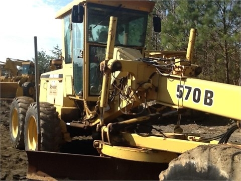 Motoconformadoras Deere 570B