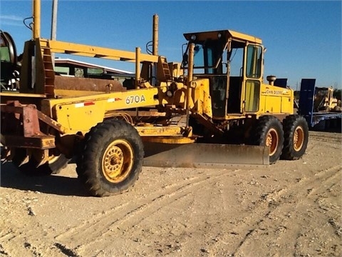 Motoconformadoras Deere 670A