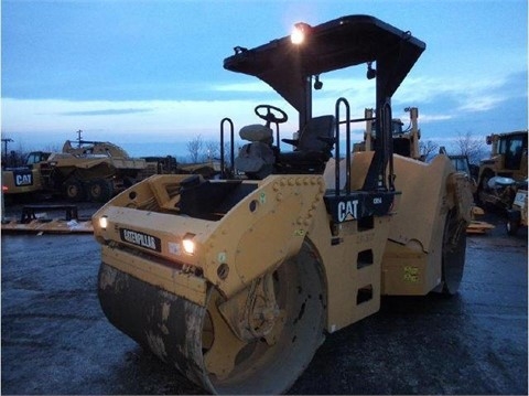 Compactadora Vibratoria Caterpillar CB54