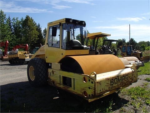 Compactadora Vibratoria Bomag BW211D