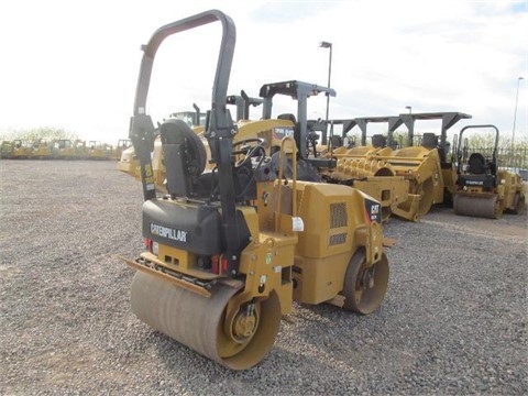 Compactadora Vibratoria Caterpillar CB24 de segunda mano en venta Ref.: 1427845544126606 No. 2