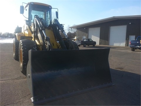 Cargadoras Sobre Ruedas New Holland LW170B 4WD en venta Ref.: 1429739740802106 No. 4