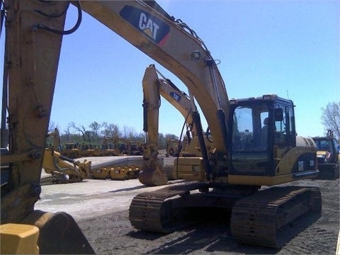 Excavadoras Hidraulicas Caterpillar 320DL de segunda mano en vent Ref.: 1429890075546507 No. 2