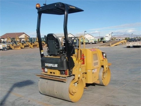 Compactadora De Doble Rodillo Caterpillar CB24 usada de importaci Ref.: 1429930745867368 No. 4