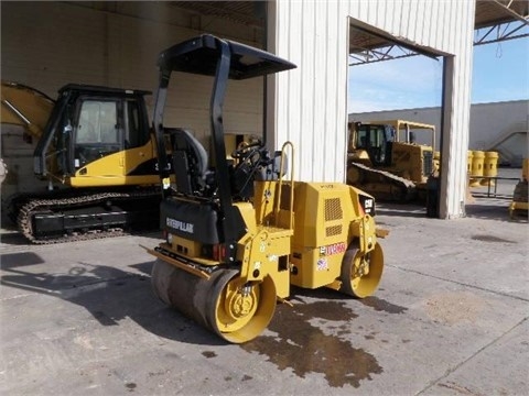 Compactadora De Doble Rodillo Caterpillar CB24 en venta, usada Ref.: 1429932829190023 No. 3