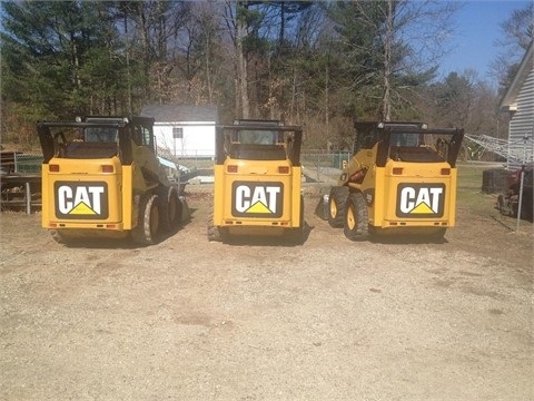 Minicargadores Caterpillar 242B de segunda mano en venta Ref.: 1430935370683726 No. 4