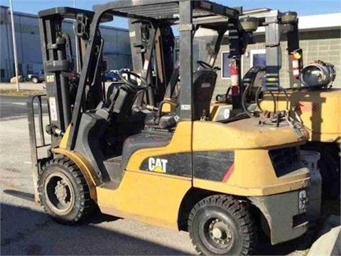 Montacargas Caterpillar P6000