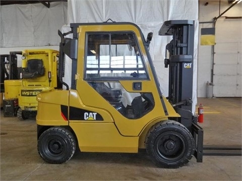 Montacargas Caterpillar P6000