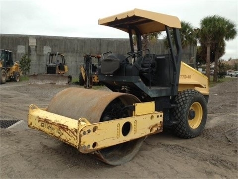 Compactadora Vibratoria Bomag BW177D