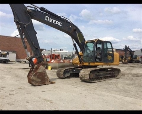 Hydraulic Excavator Deere 200D