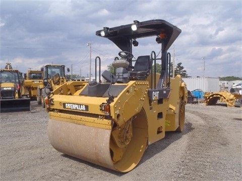 Compactadora Vibratoria Caterpillar CB54