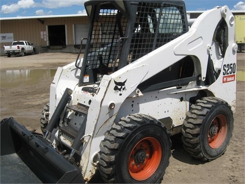 Minicargadores Bobcat S250