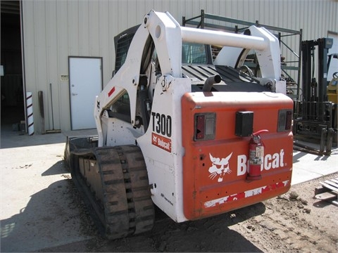 Minicargadores Bobcat  T300 de medio uso en venta Ref.: 1435167423108553 No. 4