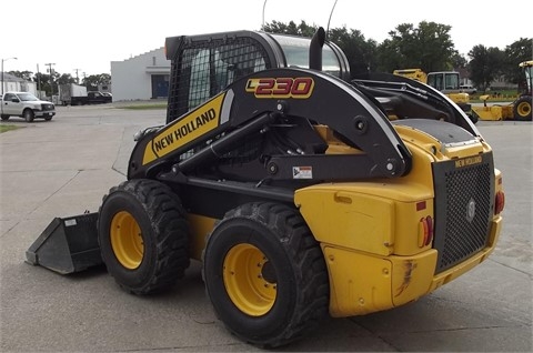 Minicargadores New Holland L230